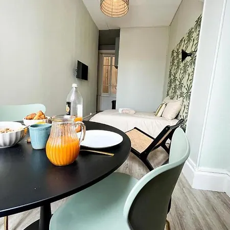 Shamrock Apartment